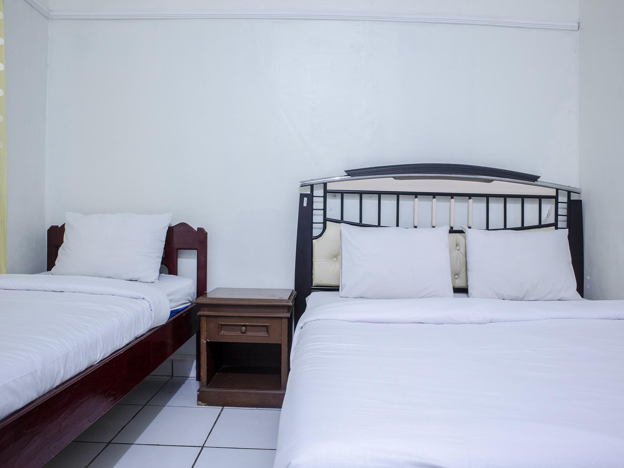 Collection O 1401 Hotel Maya Kupang  Exterior photo